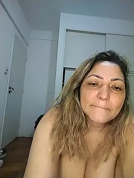 Snapshot of Lunita86 chatting on 06/25/26, 11:04 Lunita86 online show from 06/25/26, 11:04