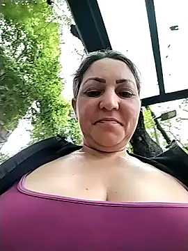 Lunita86 online show from 11/16/25, 10:31