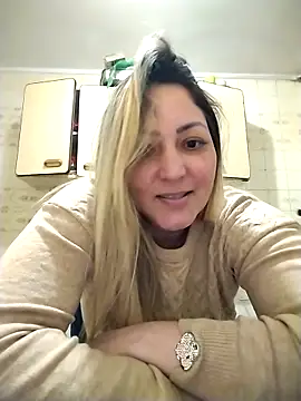 Lunita86 online show from 10/12/25, 10:33