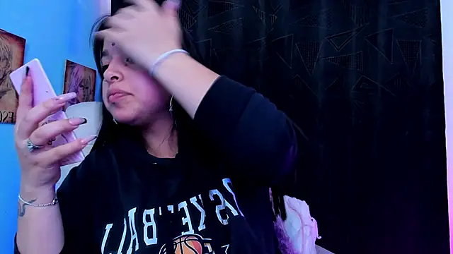 queen salomme online show from 11/24/25, 09:48