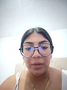 Violettabloom  online show from 10/10/25, 10:10