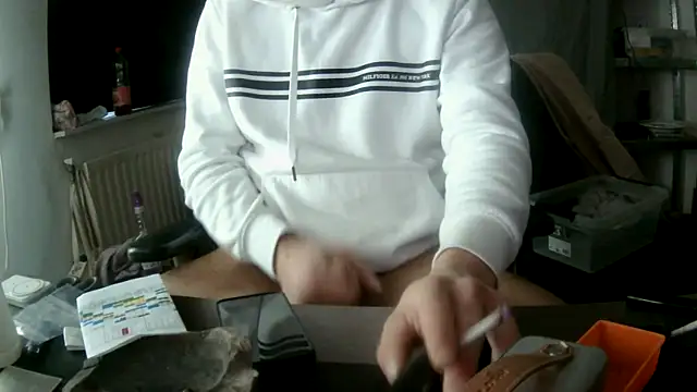 monty19cm online show from 04/25/26, 07:55