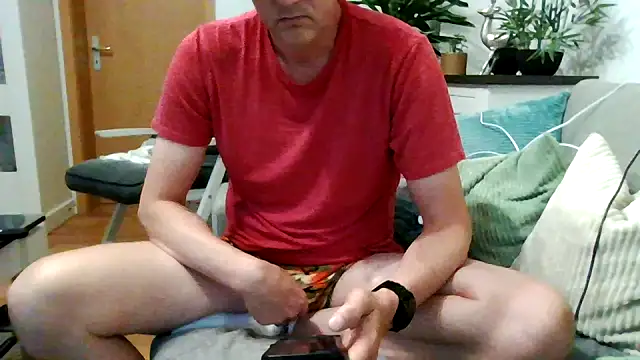 Snapshot of pup_benji chatting on 06/05/26, 04:28 pup benji online show from 06/05/26, 04:28