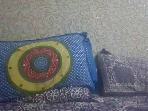 Snapshot of aflatoon121 chatting on 06/14/26, 04:30 aflatoon121 online show from 06/14/26, 04:30