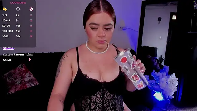 isabella arias2 online show from 10/29/25, 08:08