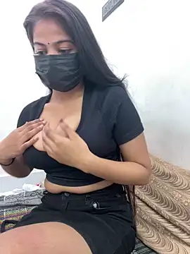 Snapshot of Rihana_01 chatting on 10/12/25, 10:05 Rihana 01 online show from 10/12/25, 10:05