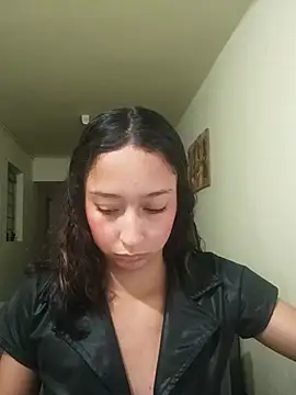 Vale stone  online show from 11/18/25, 09:29