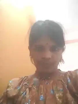 Snapshot of Hott_cutgirl chatting on 10/10/25, 11:33 Hott cutgirl online show from 10/10/25, 11:33