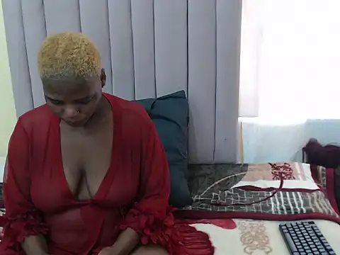 Snapshot of Fatassboodyxxx chatting on 09/24/25, 08:32 Fatassboodyxxx online show from 09/24/25, 08:32
