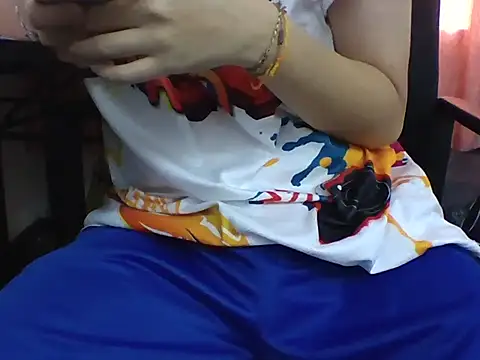 Xiao  Yu online show from 09/28/25, 08:43