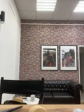 Snapshot of Valerie_Ohara chatting on 09/27/25, 03:56 Valerie Ohara online show from 09/27/25, 03:56