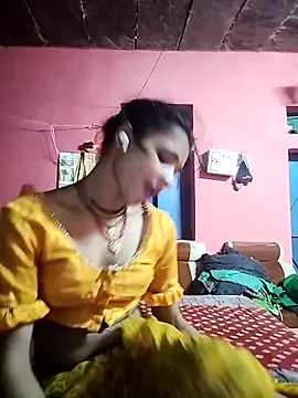 Snapshot of R_Roshni chatting on 09/24/25, 05:08 R Roshni online show from 09/24/25, 05:08