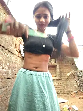 Snapshot of R_Roshni chatting on 04/17/26, 12:57 R Roshni online show from 04/17/26, 12:57