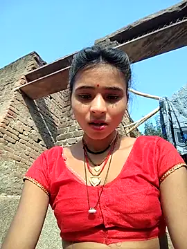 Snapshot of R_Roshni chatting on 11/18/25, 04:05 R Roshni online show from 11/18/25, 04:05