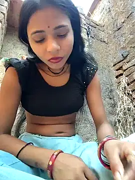 Snapshot of R_Roshni chatting on 04/26/26, 02:09 R Roshni online show from 04/26/26, 02:09