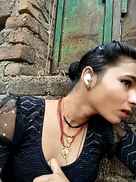 Snapshot of R_Roshni chatting on 10/03/25, 05:31 R Roshni online show from 10/03/25, 05:31