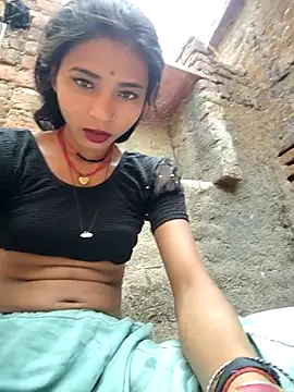 Snapshot of R_Roshni chatting on 05/15/26, 01:36 R Roshni online show from 05/15/26, 01:36