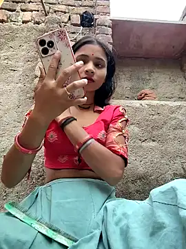 Snapshot of R_Roshni chatting on 04/29/26, 01:10 R Roshni online show from 04/29/26, 01:10