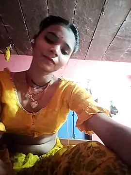 Snapshot of R_Roshni chatting on 09/22/25, 04:40 R Roshni online show from 09/22/25, 04:40