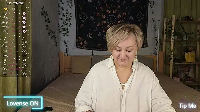 Marta Wils online show from 10/16/25, 01:47