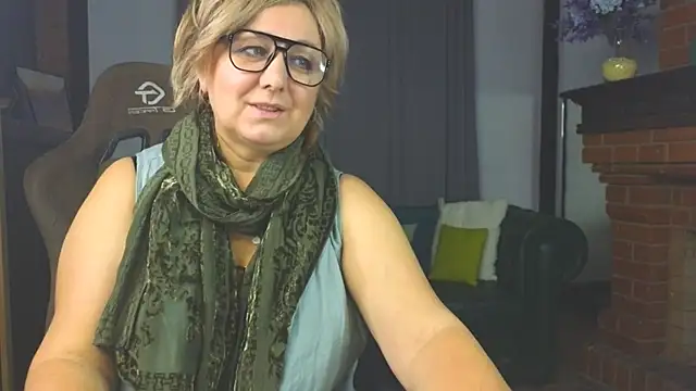 Marta Wils online show from 11/28/25, 04:01