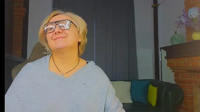 Marta Wils online show from 11/07/25, 04:28