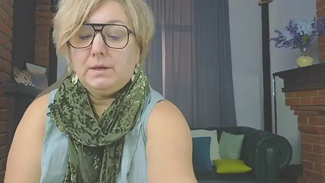 Marta Wils online show from 11/11/25, 03:12