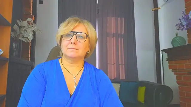 Marta Wils online show from 10/31/25, 06:32