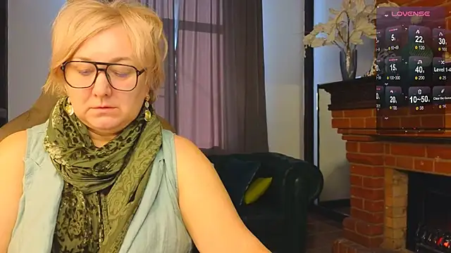 Marta Wils online show from 10/27/25, 03:40