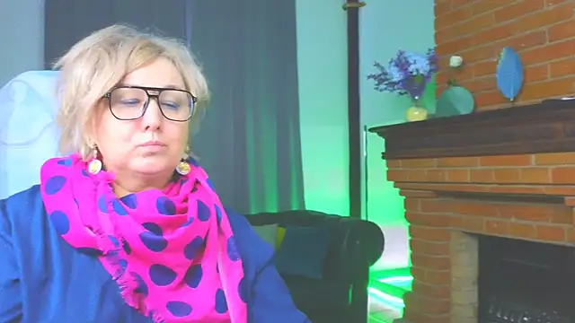 Marta Wils online show from 12/16/25, 06:28