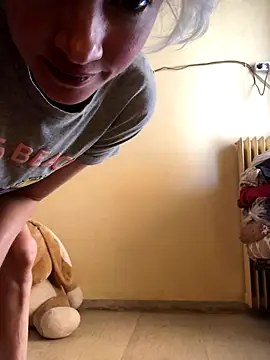 Snapshot of juliaoneandonly chatting on 09/17/25, 11:34 juliaoneandonly online show from 09/17/25, 11:34