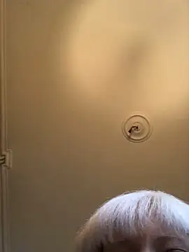 Snapshot of juliaoneandonly chatting on 10/02/25, 10:40 juliaoneandonly online show from 10/02/25, 10:40