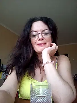 Snapshot of ValeriaLove43211 chatting on 09/28/25, 03:52 ValeriaLove43211 online show from 09/28/25, 03:52