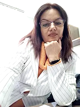 ValeriaLove43211 online show from 11/19/25, 09:53