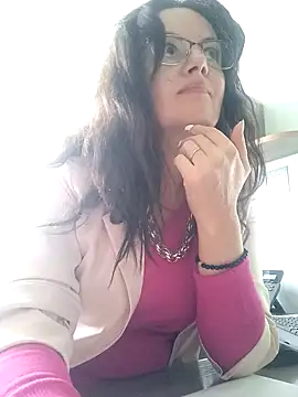 Snapshot of ValeriaLove43211 chatting on 09/30/25, 11:27 ValeriaLove43211 online show from 09/30/25, 11:27