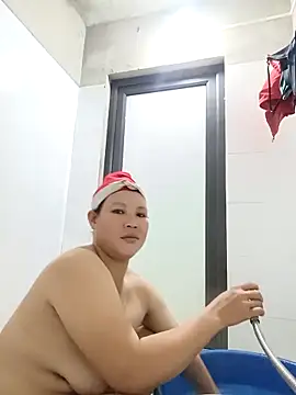 Snapshot of callistra chatting on 11/23/25, 02:27 callistra online show from 11/23/25, 02:27