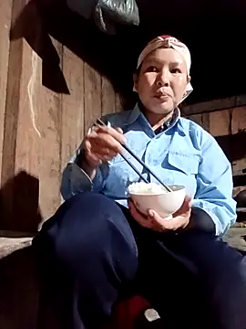 Snapshot of callistra chatting on 12/02/25, 02:52 callistra online show from 12/02/25, 02:52