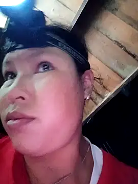 Snapshot of callistra chatting on 10/24/25, 12:42 callistra online show from 10/24/25, 12:42