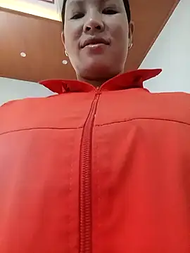 Snapshot of callistra chatting on 10/19/25, 01:52 callistra online show from 10/19/25, 01:52