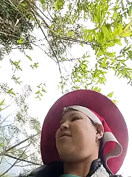 Snapshot of callistra chatting on 11/05/25, 08:39 callistra online show from 11/05/25, 08:39