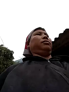 Snapshot of callistra chatting on 11/20/25, 08:04 callistra online show from 11/20/25, 08:04