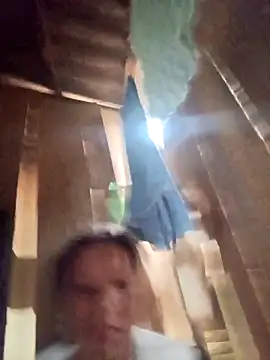 Snapshot of callistra chatting on 10/21/25, 11:59 callistra online show from 10/21/25, 11:59