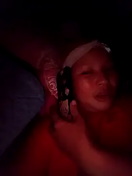 Snapshot of callistra chatting on 10/11/25, 01:34 callistra online show from 10/11/25, 01:34