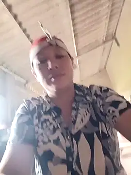 Snapshot of callistra chatting on 11/22/25, 05:39 callistra online show from 11/22/25, 05:39