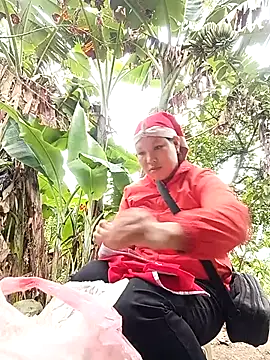 Snapshot of callistra chatting on 11/19/25, 03:39 callistra online show from 11/19/25, 03:39