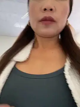 Milky-milk online show from 11/29/25, 01:50