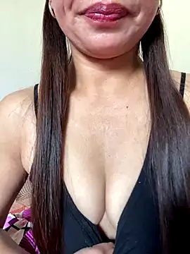 Milky-milk online show from 12/22/25, 02:33