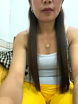 Milky-milk online show from 10/31/25, 01:52