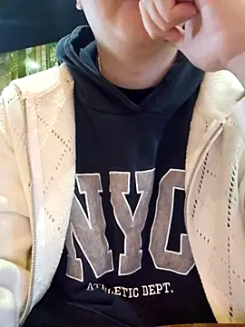 Snapshot of kangwoon2525 chatting on 12/01/25, 04:02 kangwoon2525 online show from 12/01/25, 04:02