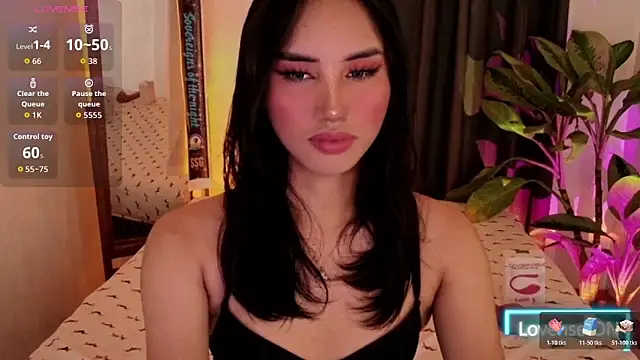 Divine Goddesss online show from 11/29/25, 04:34